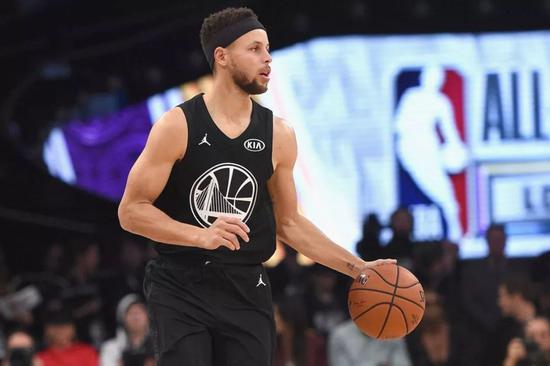 在禁区内接 在禁区内接